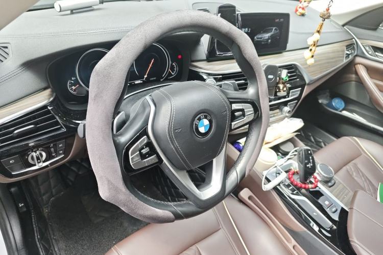 Used BMW 5 Series 2018 Revised Version 530Li Leading Edition Luxury Package Steering Wheel