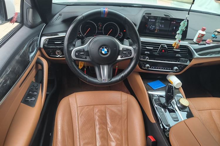 Used BMW 5 Series 2018 530Li Luxury Edition M Sport Package Steering Wheel