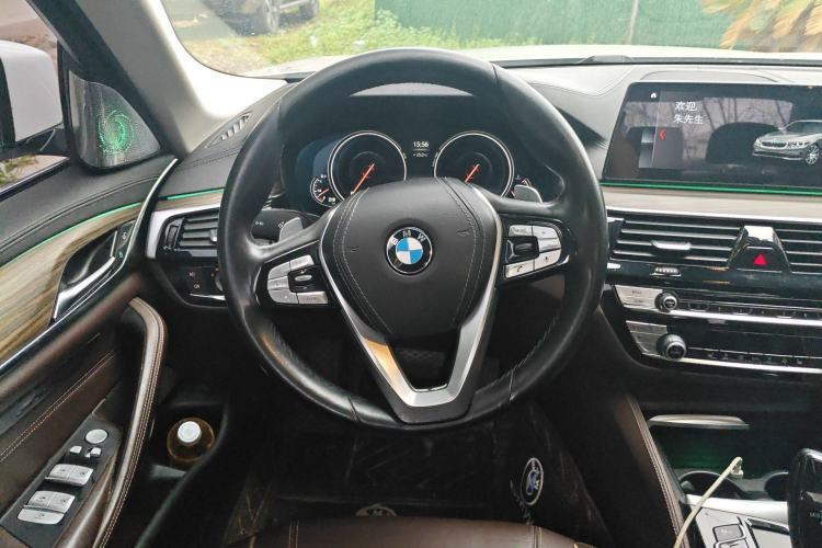 Used BMW 5 Series 2018 Revised Version 530Li Leading Edition Luxury Package Steering Wheel