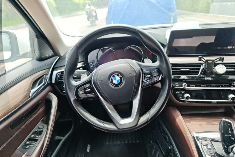 Used BMW 5 Series 2018 530Li Leading Edition Luxury Package Steering Wheel