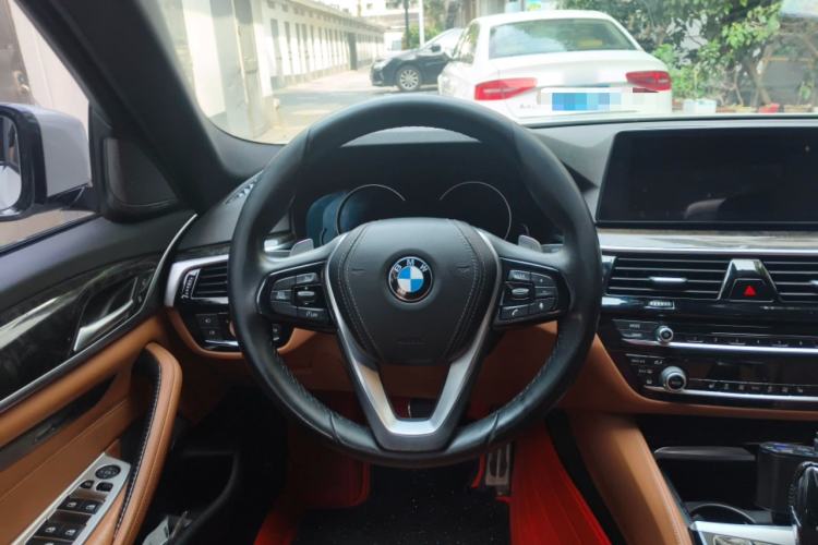 Used BMW 5 Series 2018 530Li Leading Edition Luxury Package Steering Wheel