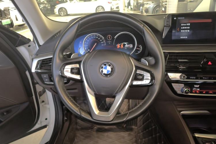 Used BMW 5 Series 2018 Facelifted 530Li Luxury Edition Premium Package Steering Wheel