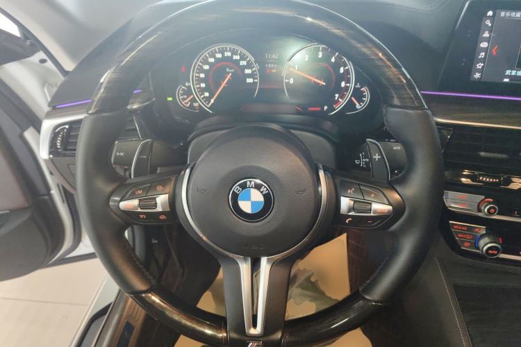 Used BMW 5 Series 2018 Revised Version 530Li Leading Edition Luxury Package Steering Wheel