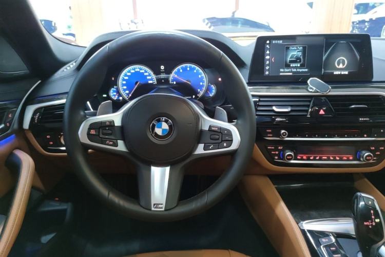 Used BMW 5 Series 2018 530Li Luxury Edition M Sport Package Steering Wheel