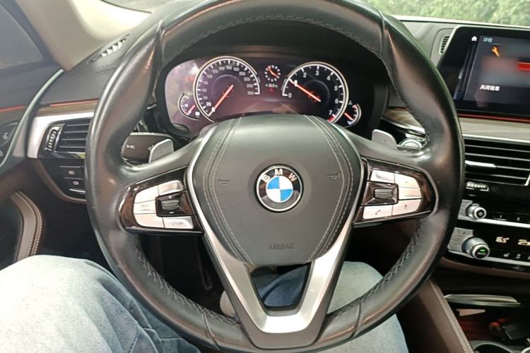 Used BMW 5 Series 2018 Revised Version 530Li Leading Edition Luxury Package Steering Wheel