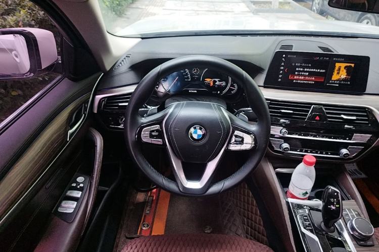 Used BMW 5 Series 2018 Revised Version 530Li Leading Edition Luxury Package Steering Wheel