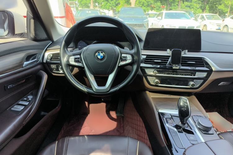 Used BMW 5 Series 2018 Facelifted 530Li Luxury Edition Premium Package Steering Wheel