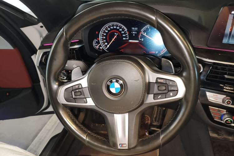 Used BMW 5 Series 2018 Restyled 530Li Leading Edition M Sport Package Steering Wheel