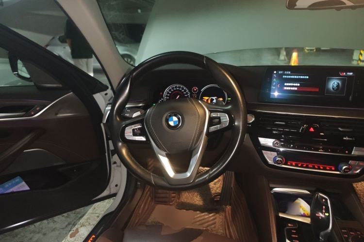 Used BMW 5 Series 2018 Facelifted 530Li Luxury Edition Premium Package Steering Wheel