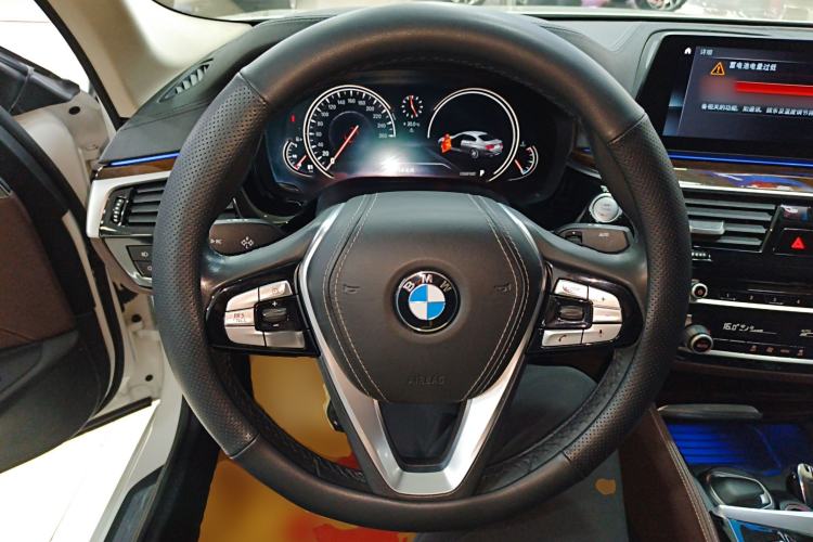 Used BMW 5 Series 2018 525Li Luxury Package Steering Wheel