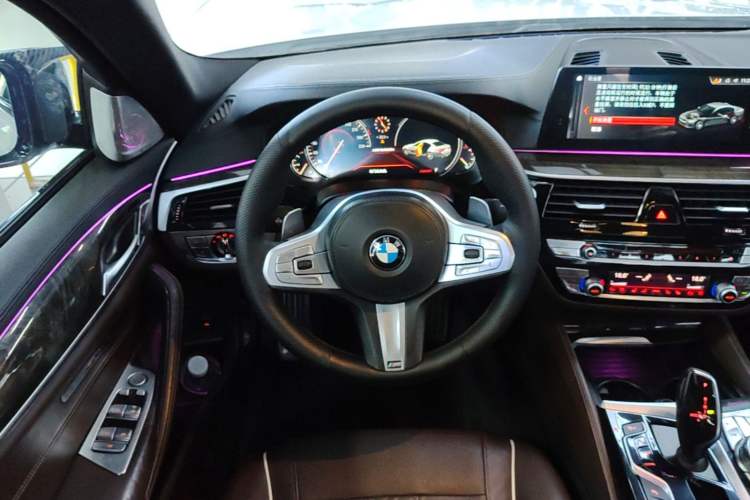 Used BMW 5 Series 2018 530Li Luxury Edition M Sport Package Steering Wheel