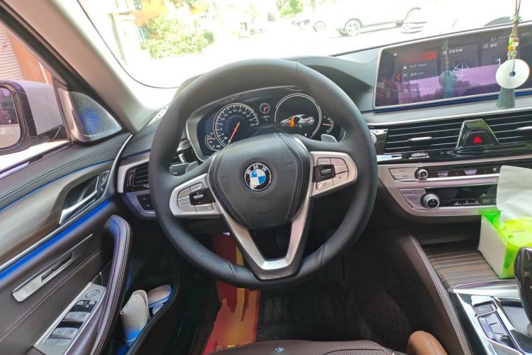Used BMW 5 Series 2018 530Li Leading Edition Luxury Package Steering Wheel