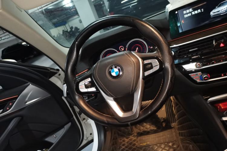 Used BMW 5 Series 2018 525Li Luxury Package Steering Wheel