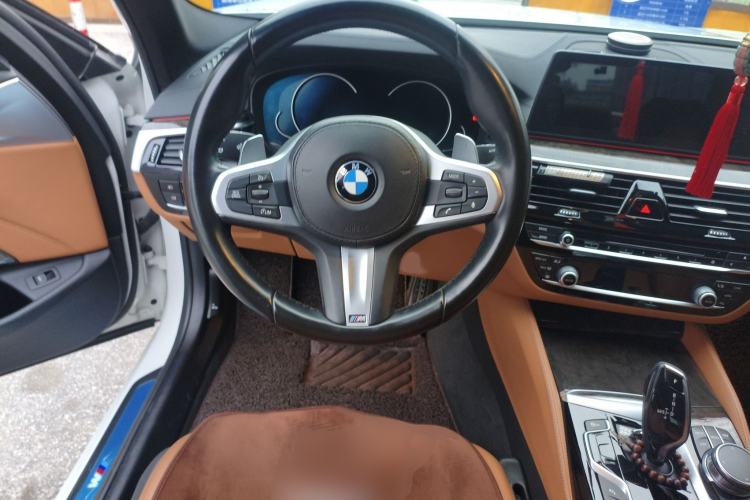 Used BMW 5 Series 2018 530Li Luxury Edition M Sport Package Steering Wheel