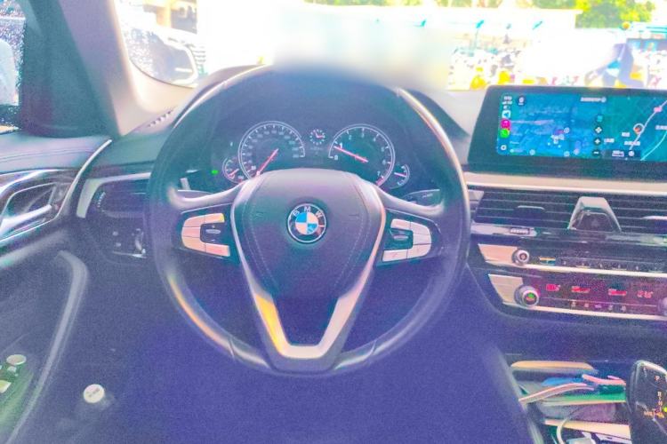 Used BMW 5 Series 2018 525Li Luxury Package Steering Wheel