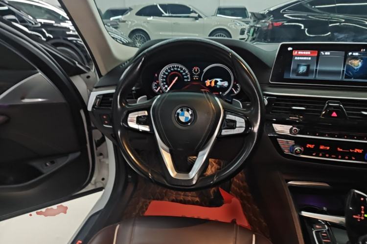 Used BMW 5 Series 2018 Revised Version 530Li Leading Edition Luxury Package Steering Wheel