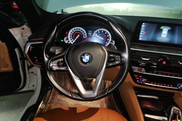 Used BMW 5 Series 2018 530Li Leading Model M Sport Package Steering Wheel