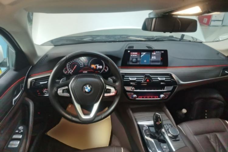 Used BMW 5 Series 2018 Revised Version 530Li Leading Edition Luxury Package Steering Wheel
