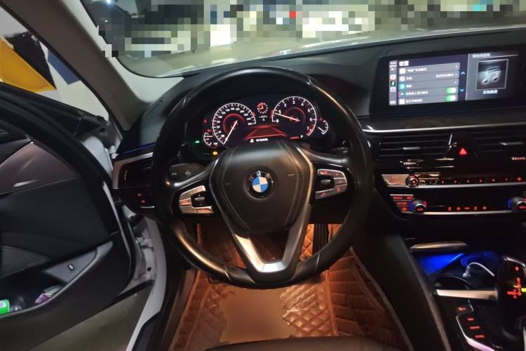 Used BMW 5 Series 2018 525Li Luxury Package Steering Wheel