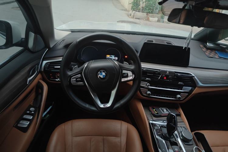 Used BMW 5 Series 2018 Revised Version 530Li Leading Edition Luxury Package Steering Wheel