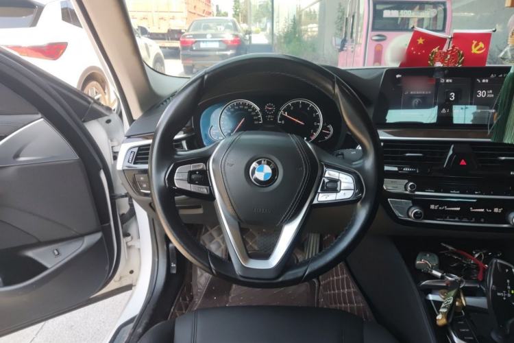 Used BMW 5 Series 2018 525Li Luxury Package Steering Wheel