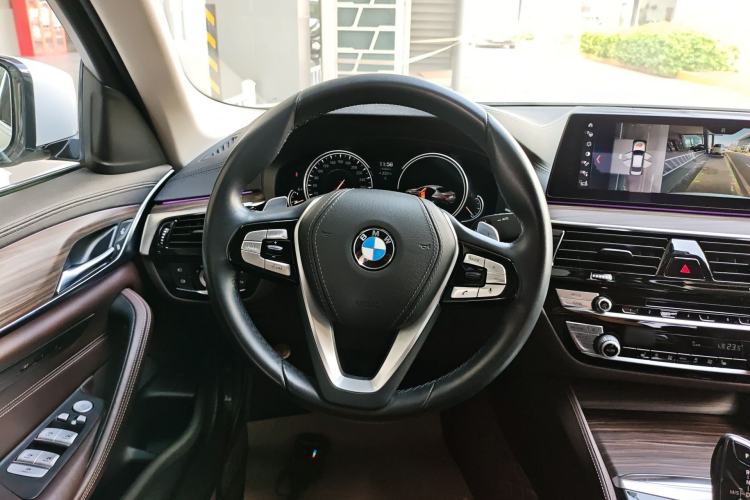 Used BMW 5 Series 2018 Revised Version 530Li Leading Edition Luxury Package Steering Wheel