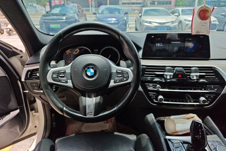 Used BMW 5 Series 2018 530i M Sport Package Steering Wheel
