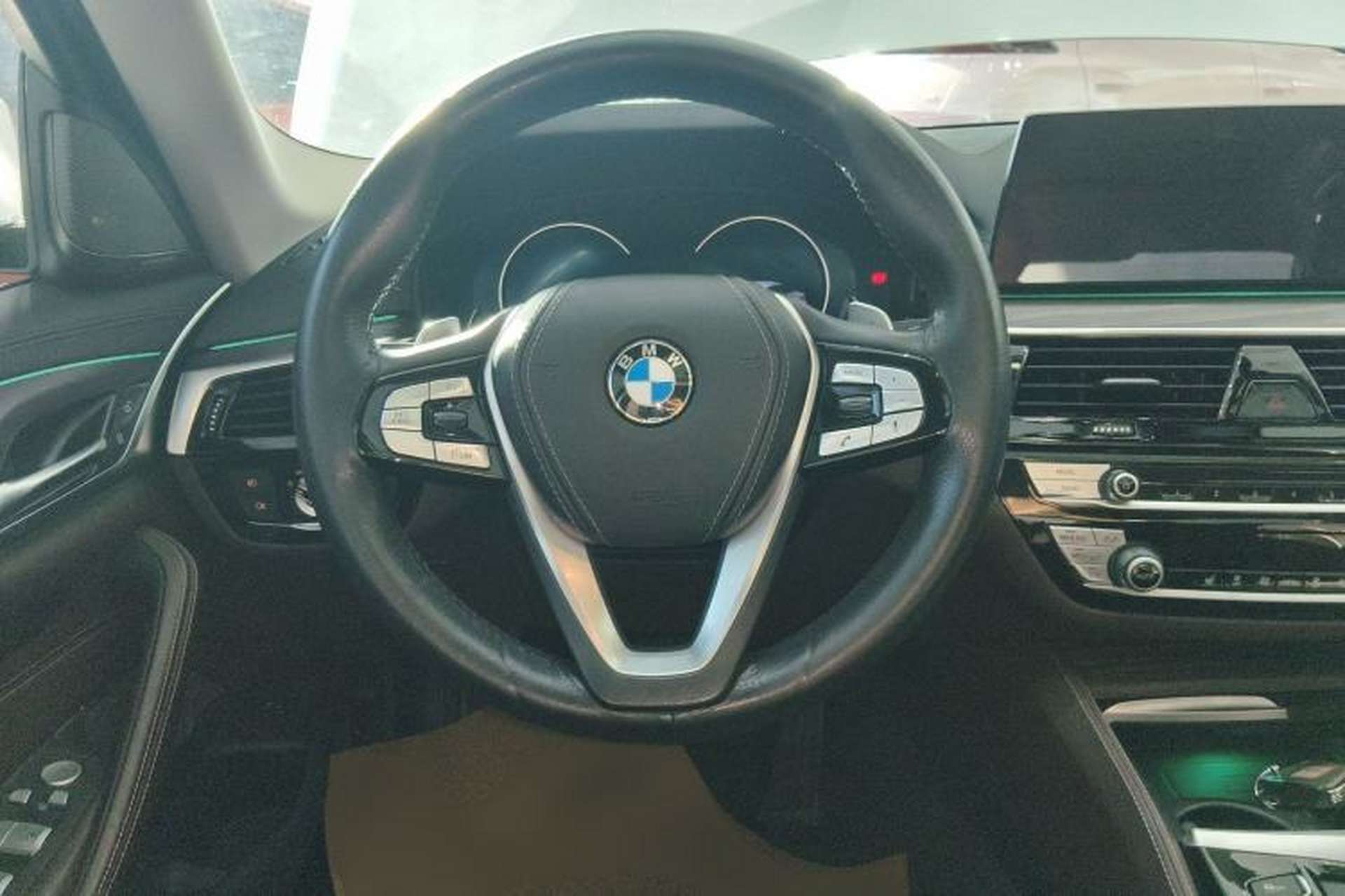 Used BMW 5 Series 2018 Revised Version 530Li Leading Edition Luxury Package Steering Wheel