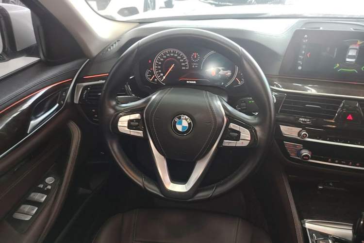 Used BMW 5 Series 2018 525Li Luxury Package Steering Wheel