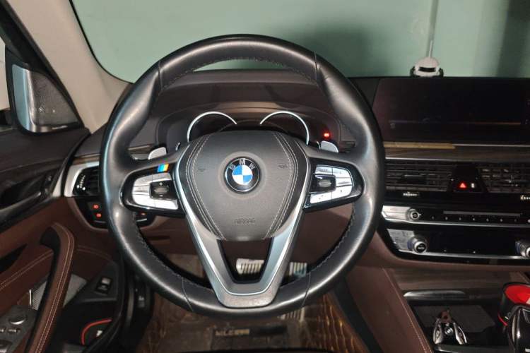 Used BMW 5 Series 2018 Facelifted 530Li Luxury Edition Premium Package Steering Wheel