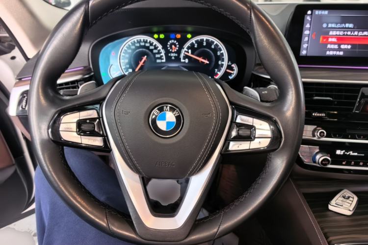 Used BMW 5 Series 2018 Revised Version 530Li Leading Edition Luxury Package Steering Wheel