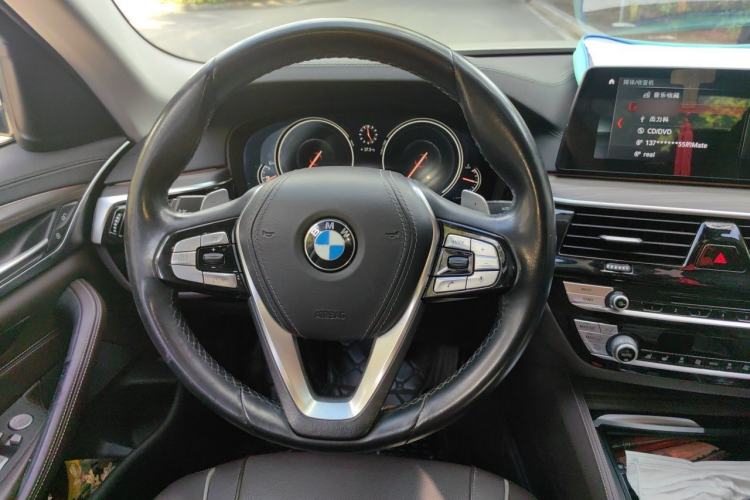 Used BMW 5 Series 2018 Revised Version 530Li Leading Edition Luxury Package Steering Wheel