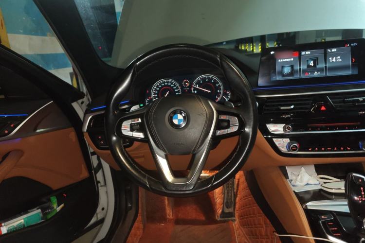 Used BMW 5 Series 2018 Restyled 530Li Leading Edition M Sport Package Steering Wheel