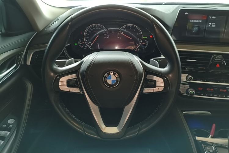 Used BMW 5 Series 2018 Revised Version 530Li Leading Edition Luxury Package Steering Wheel