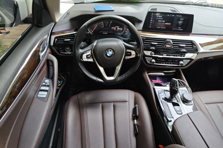 Used BMW 5 Series 2018 525Li Luxury Package Steering Wheel