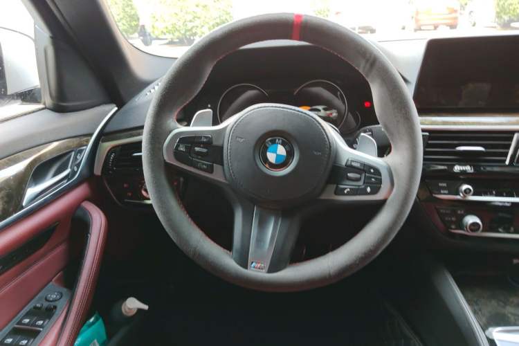Used BMW 5 Series 2018 530Li Leading Model M Sport Package Steering Wheel