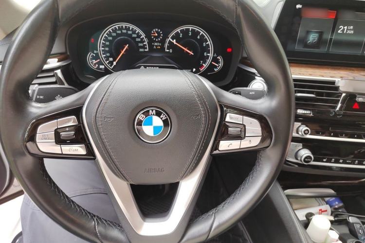 Used BMW 5 Series 2018 525Li Luxury Package Steering Wheel