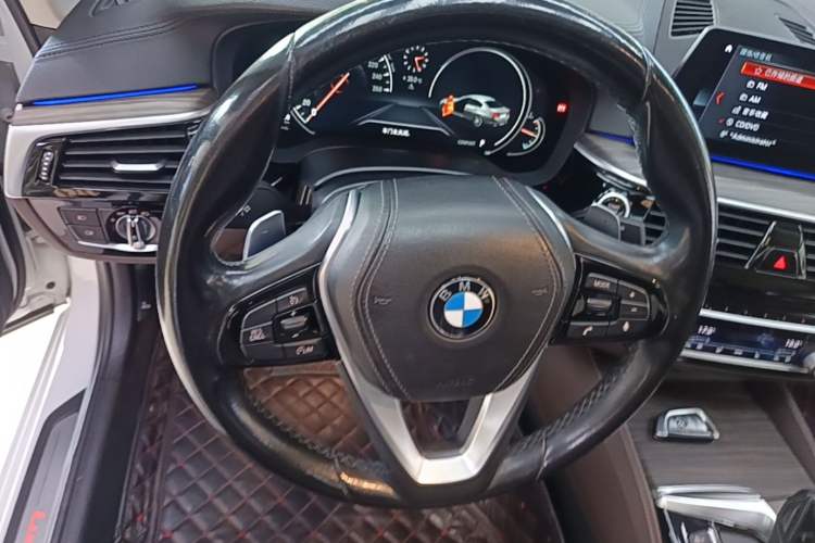 Used BMW 5 Series 2018 530Li Luxury Edition Premium Package Steering Wheel
