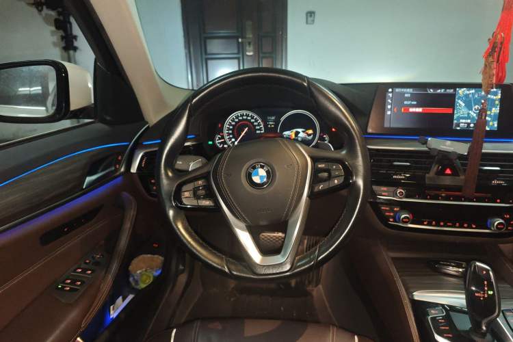 Used BMW 5 Series 2018 530Li Leading Edition Luxury Package Steering Wheel