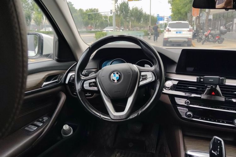 Used BMW 5 Series 2018 Revised Version 530Li Leading Edition Luxury Package Steering Wheel