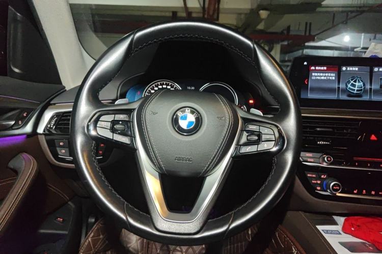 Used BMW 5 Series 2018 530Li Leading Edition Luxury Package Steering Wheel