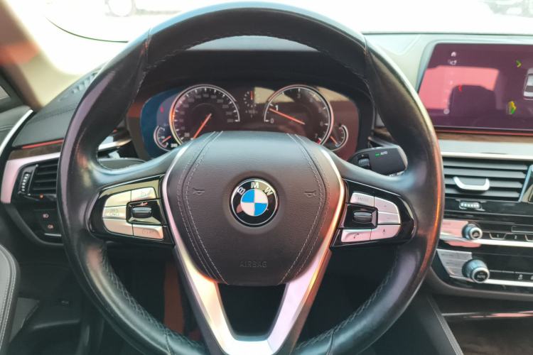 Used BMW 5 Series 2018 525Li Luxury Package Steering Wheel