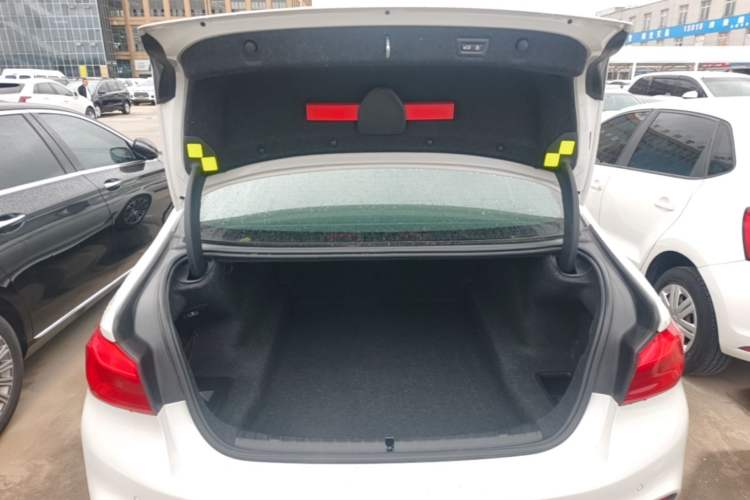 Used BMW 5 Series 2018 Restyled 530Li Luxury Edition M Sport Package Trunk