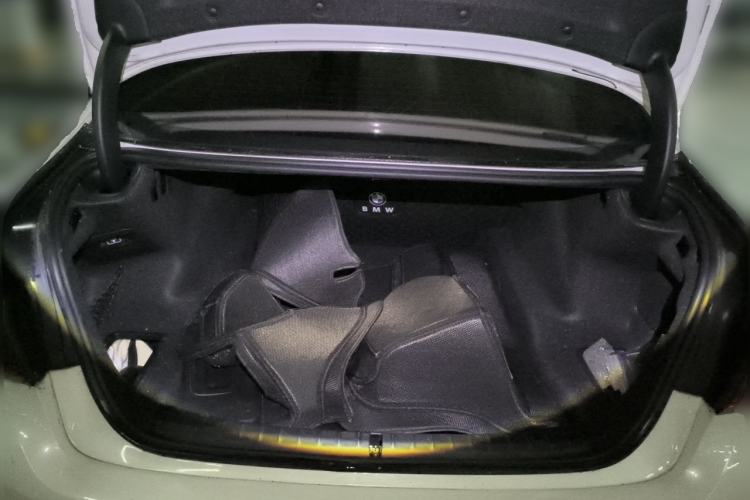 Used BMW 5 Series 2018 525Li Luxury Package Trunk