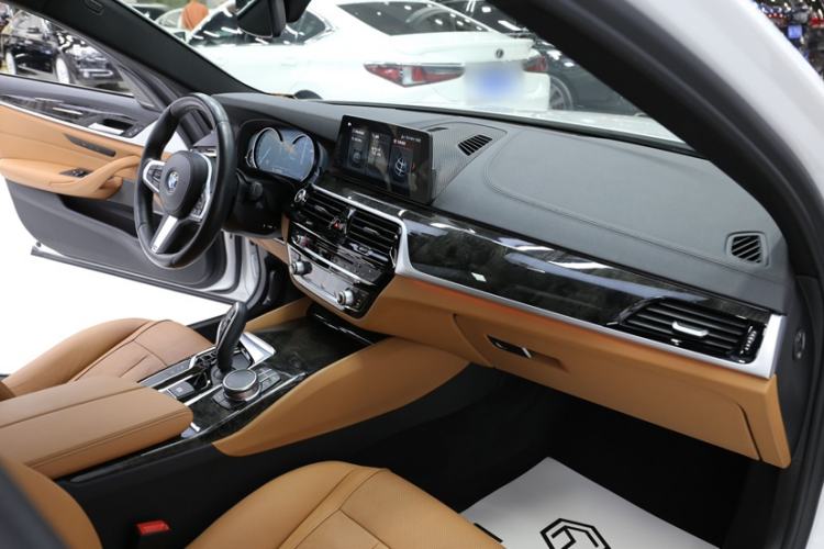Used BMW 5 Series 2018 Restyled 530Li Luxury Edition M Sport Package Trunk