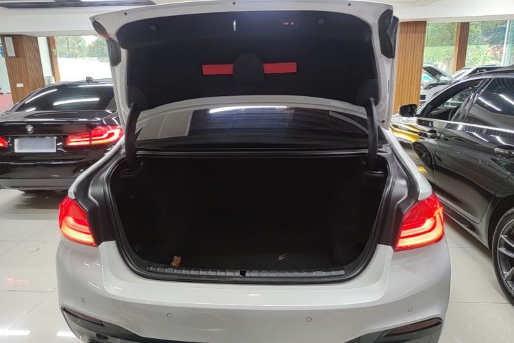 Used BMW 5 Series 2018 530Li Luxury Edition M Sport Package Trunk