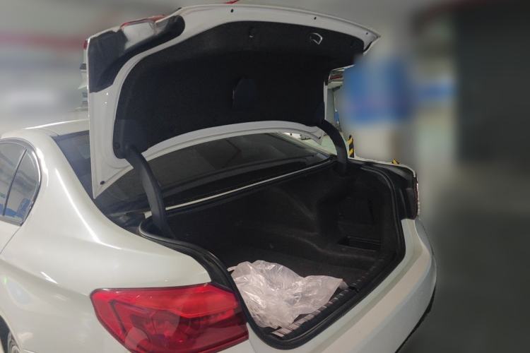 Used BMW 5 Series 2018 525Li M Sport Package Trunk