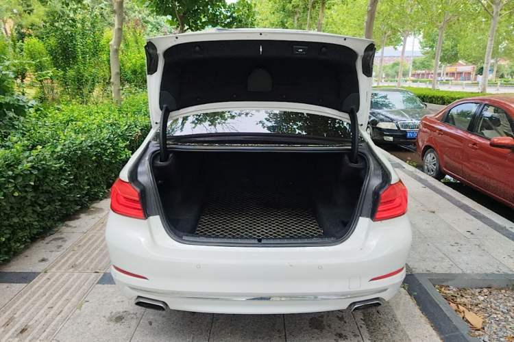 Used BMW 5 Series 2018 Revised Version 530Li Leading Edition Luxury Package Trunk