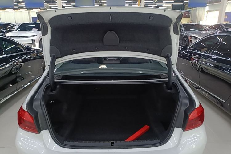 Used BMW 5 Series 2018 530Li Leading Edition Luxury Package Trunk