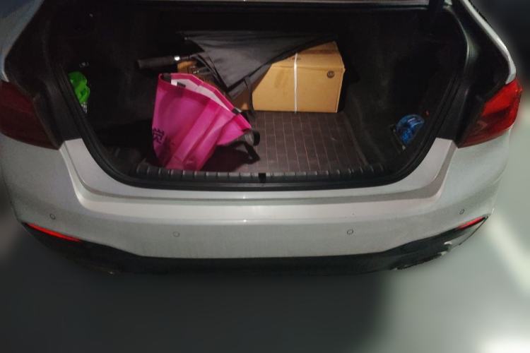 Used BMW 5 Series 2018 530Li Leading Model M Sport Package Trunk